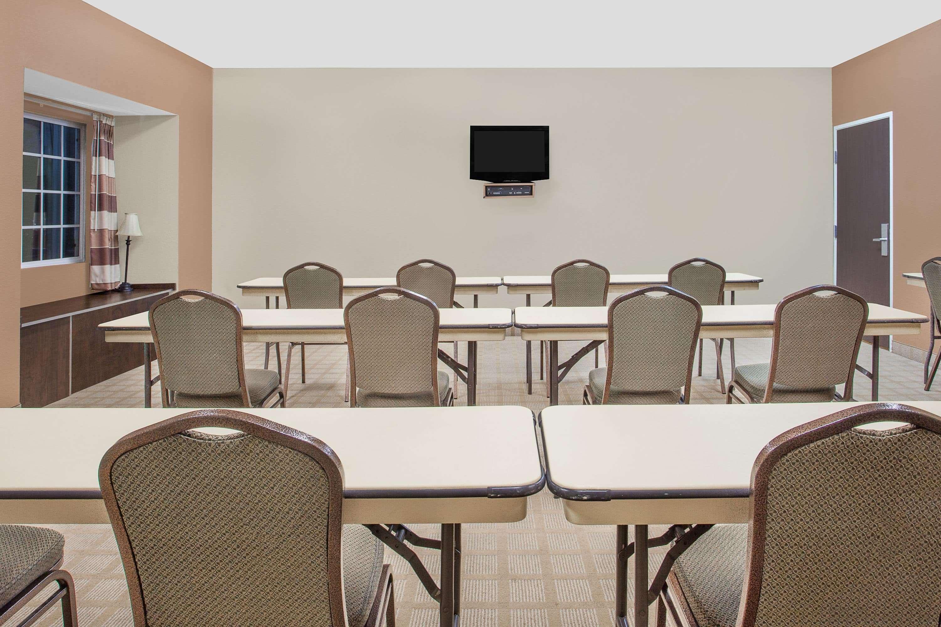 Microtel Inn & Suites By Wyndham Manchester - Newly Renovated Extérieur photo