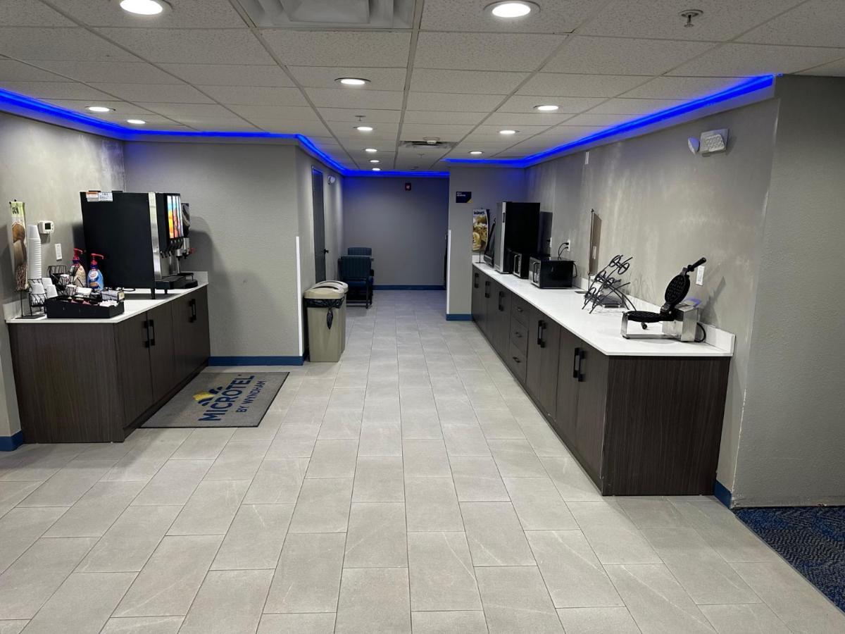 Microtel Inn & Suites By Wyndham Manchester - Newly Renovated Extérieur photo